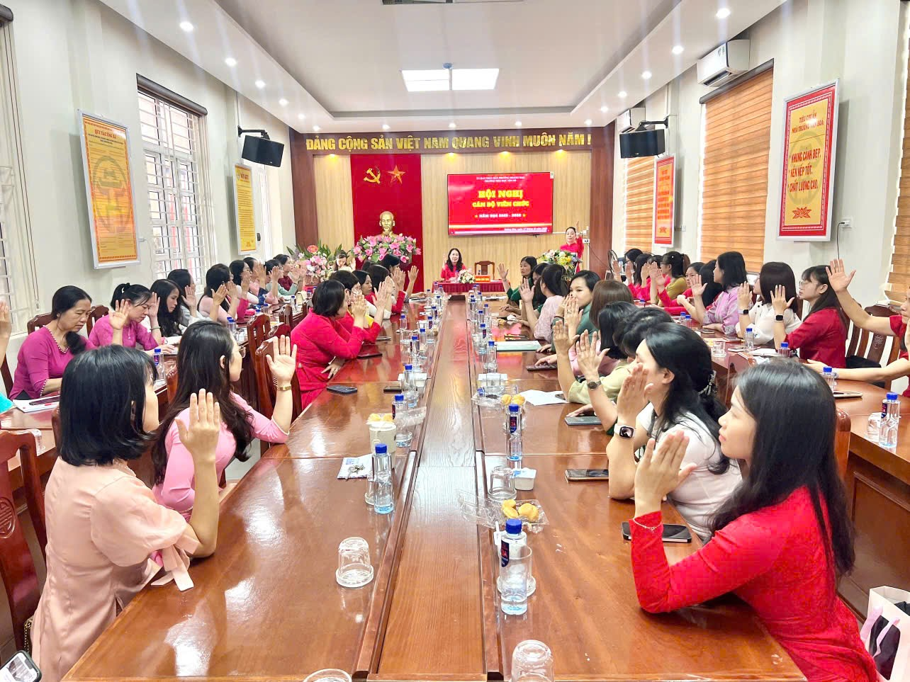 Trường Tiểu học Yên Sở tổ chức thành công Hội nghị cán bộ, viên chức năm học 2025 - 2026- Ảnh 3.
