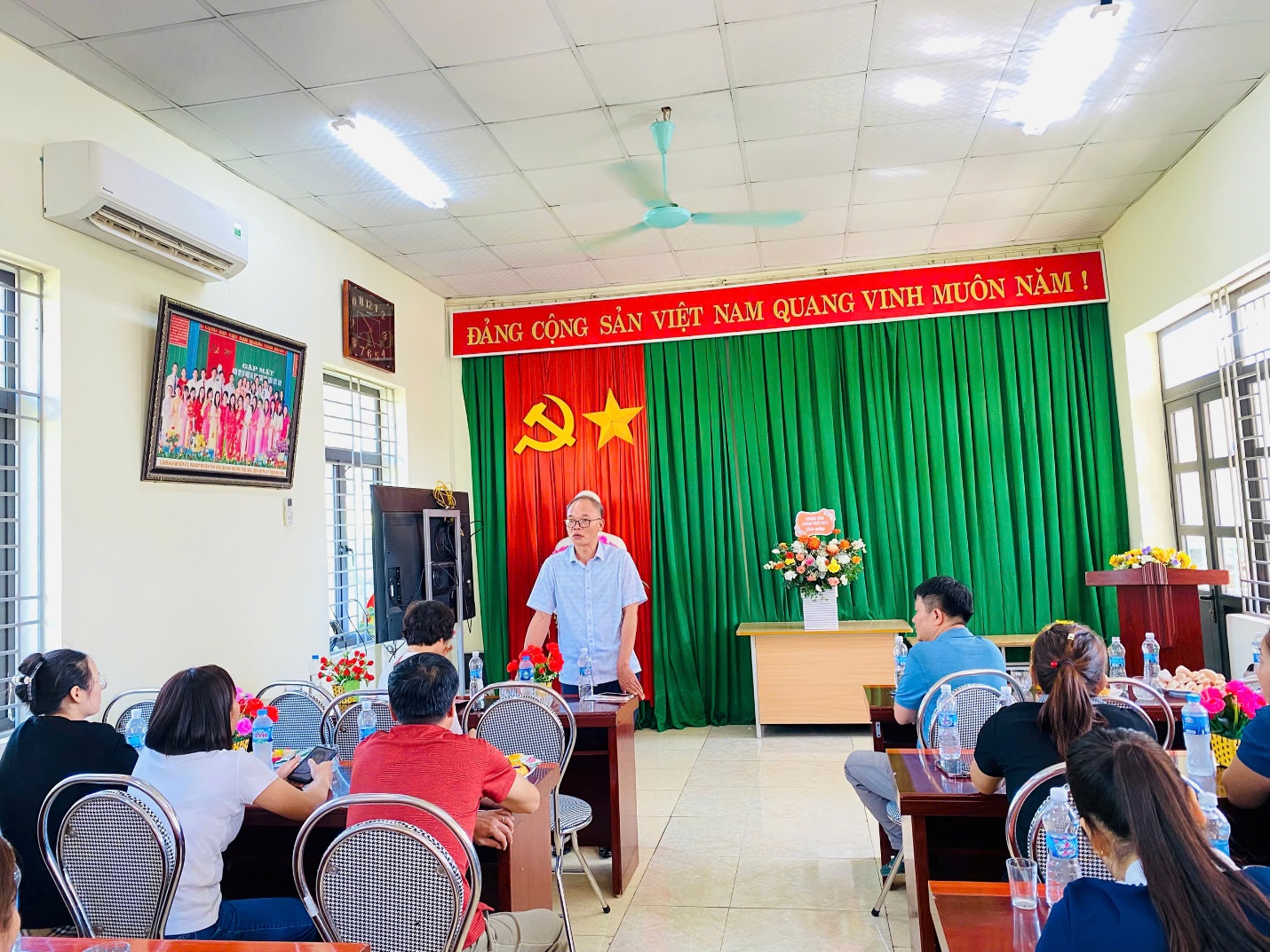 C:\Users\Admin\Desktop\bài viết\New folder (5)\z7134830617072_31533108e82096865e6560edc0d72c25.jpg