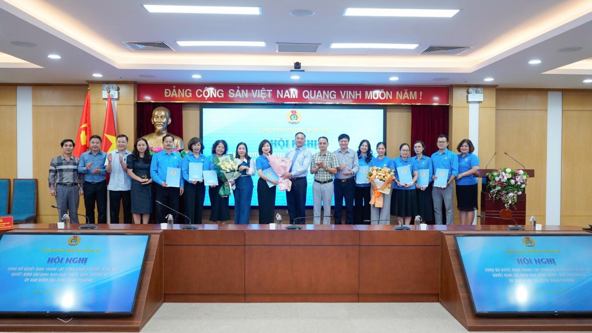 Công đoàn phường Đống Đa chuẩn bị chu đáo, sẵn sàng cho Đại hội lần thứ I, nhiệm kỳ 2025-2030- Ảnh 1.
