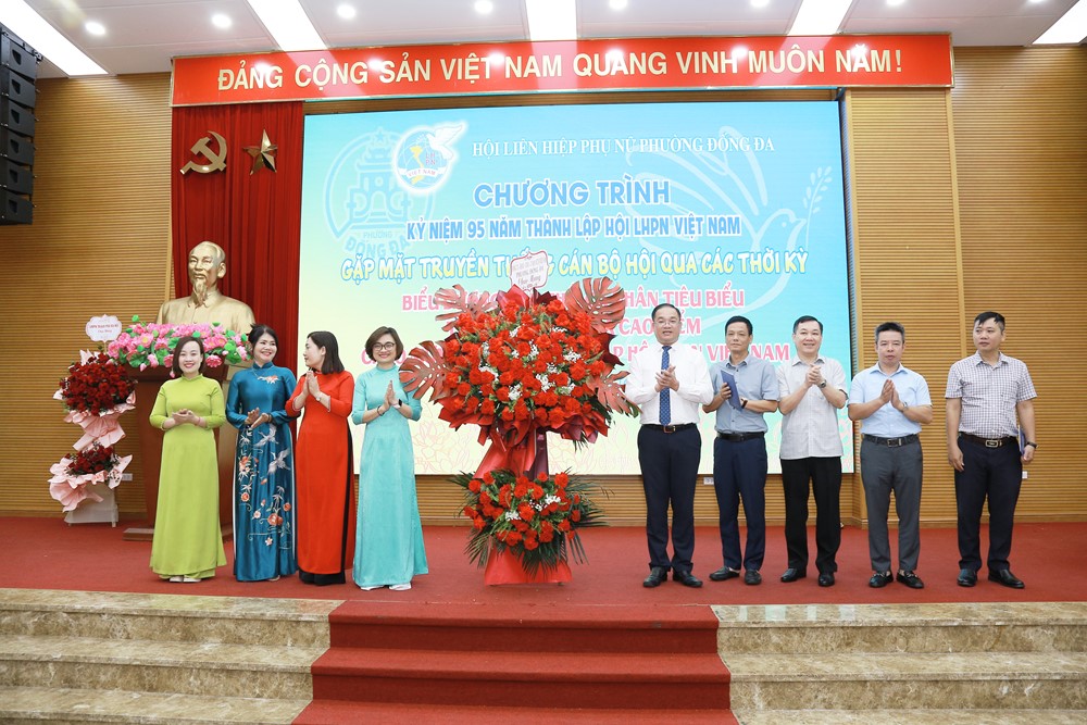 Phụ nữ phường Đống Đa: Tự hào truyền thống, vững bước tương lai- Ảnh 2.
