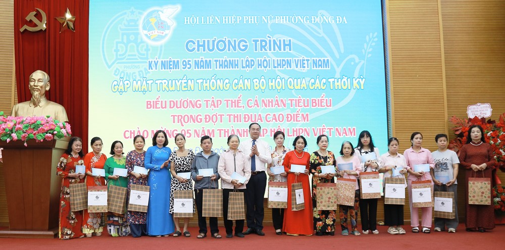 Phụ nữ phường Đống Đa: Tự hào truyền thống, vững bước tương lai- Ảnh 9.