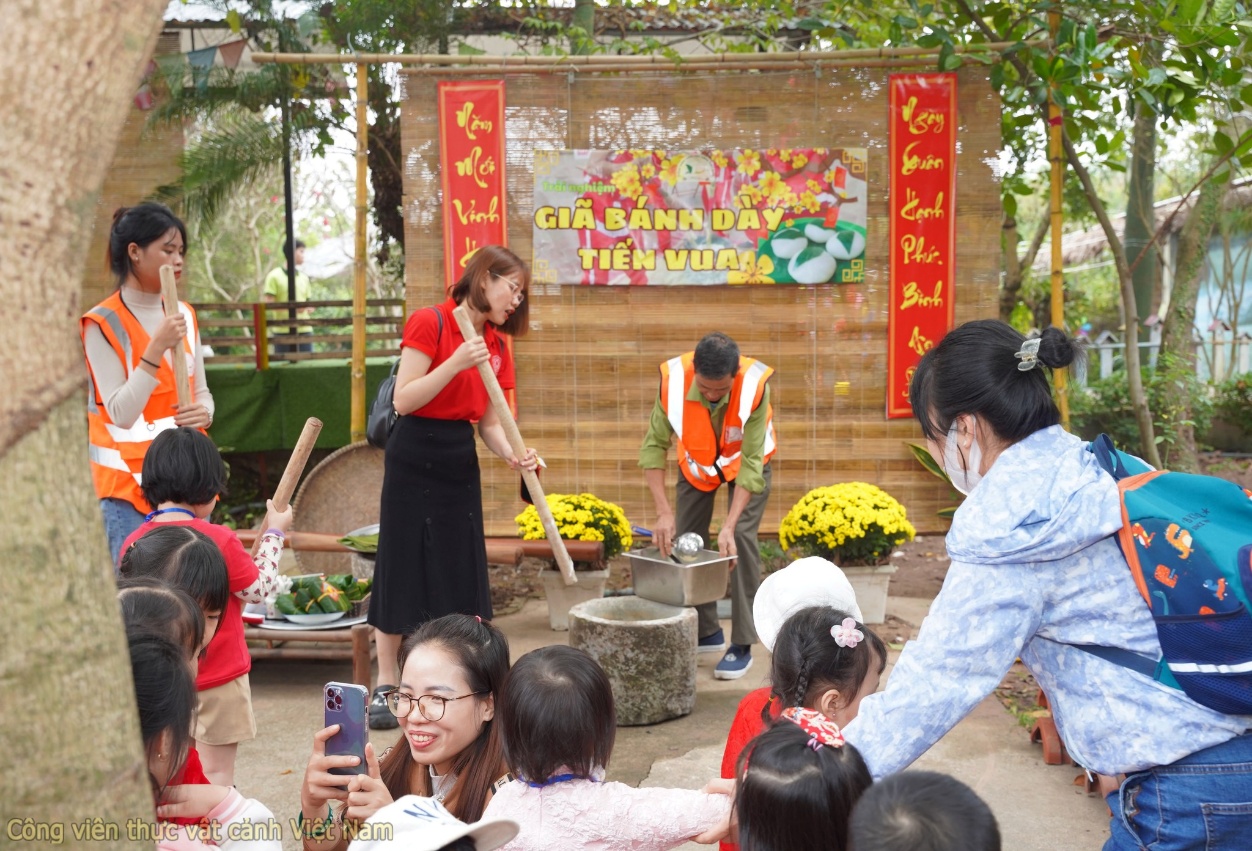 Công bố sản phẩm du lịch "Con đường Di sản Nam Thăng Long, Hà Nội – Tinh hoa làng nghề Việt"- Ảnh 4.