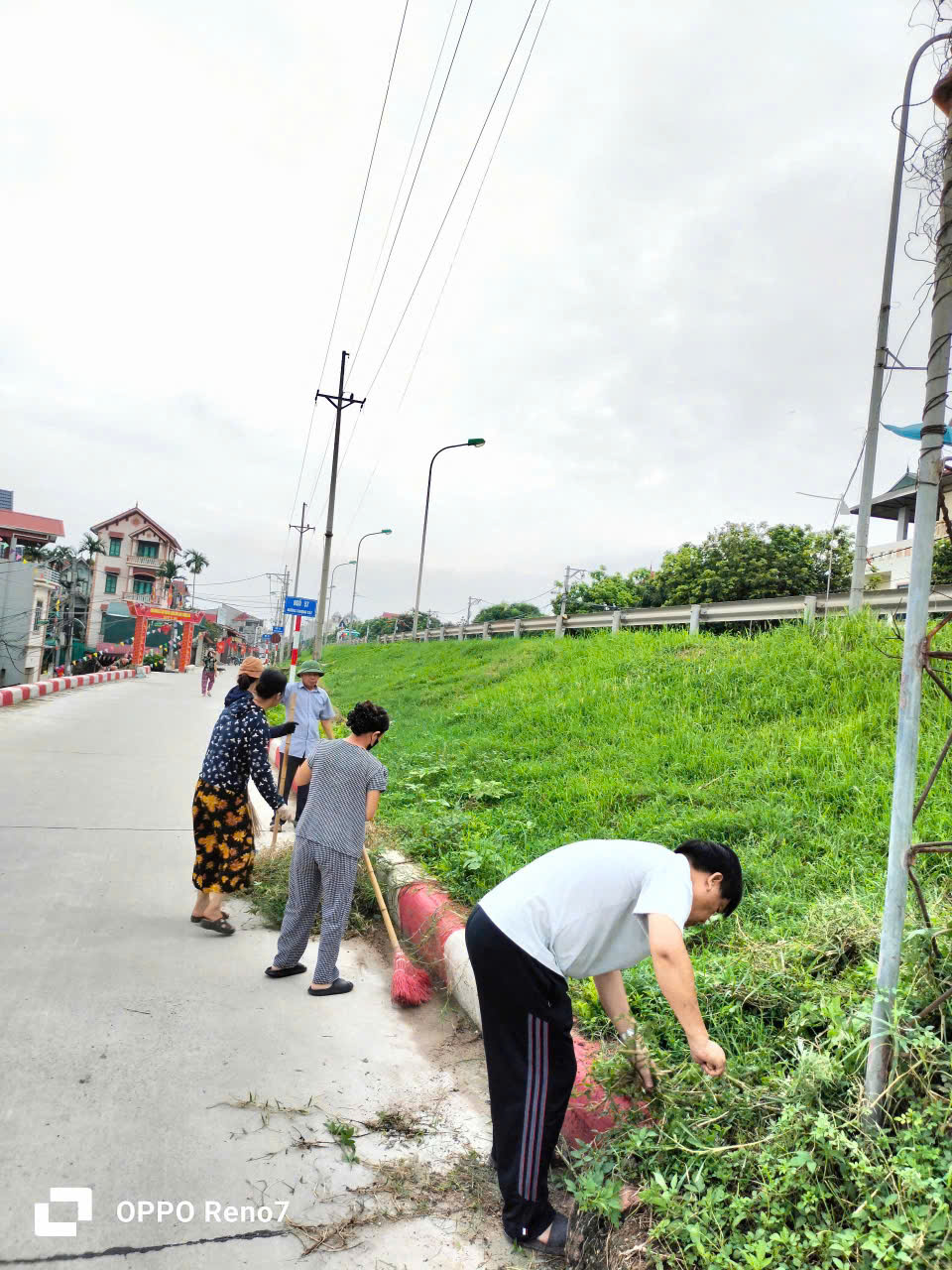 PHƯỜNG THƯỢNG CÁT: LAN TỎA PHONG TRÀO “SÁNG – XANH – SẠCH – ĐẸP” HƯỚNG TỚI ĐÔ THỊ VĂN MINH, BỀN VỮNG- Ảnh 2.