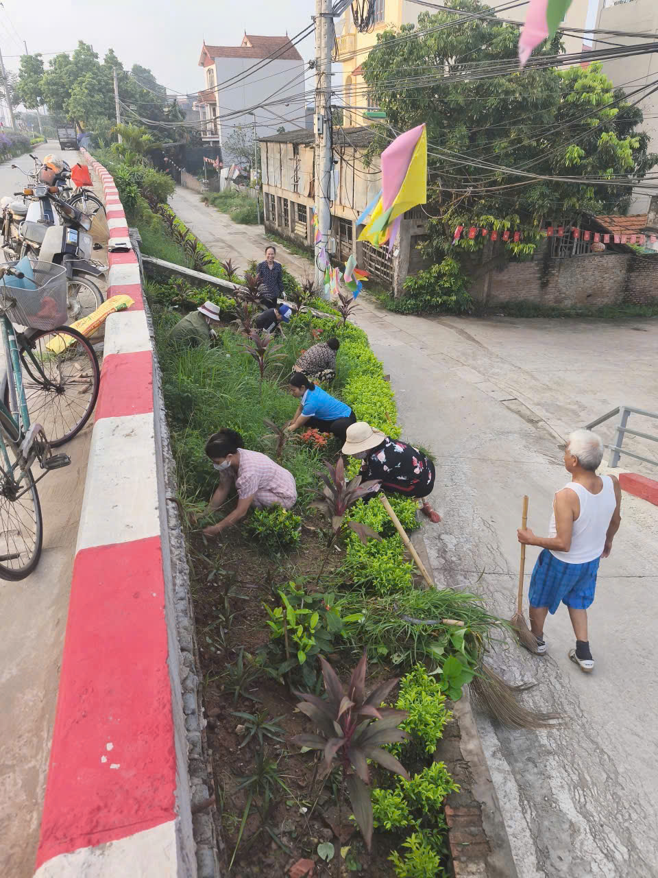 PHƯỜNG THƯỢNG CÁT: LAN TỎA PHONG TRÀO “SÁNG – XANH – SẠCH – ĐẸP” HƯỚNG TỚI ĐÔ THỊ VĂN MINH, BỀN VỮNG- Ảnh 3.