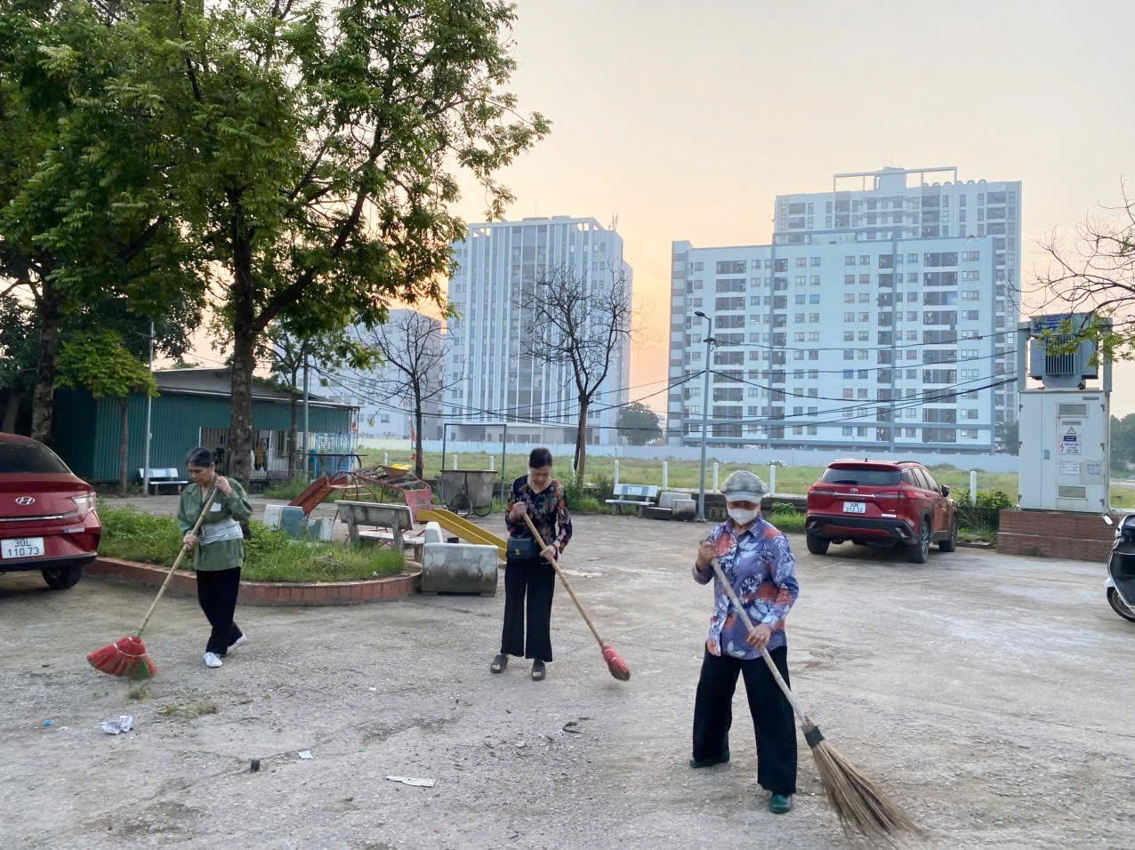 PHƯỜNG THƯỢNG CÁT: LAN TỎA PHONG TRÀO “SÁNG – XANH – SẠCH – ĐẸP” HƯỚNG TỚI ĐÔ THỊ VĂN MINH, BỀN VỮNG- Ảnh 5.