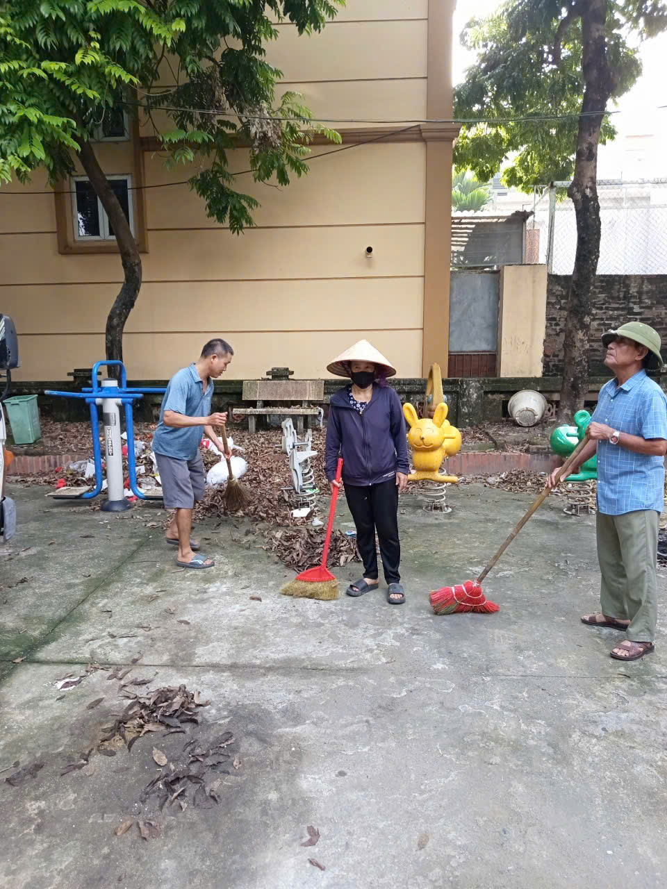 PHƯỜNG THƯỢNG CÁT: LAN TỎA PHONG TRÀO “SÁNG – XANH – SẠCH – ĐẸP” HƯỚNG TỚI ĐÔ THỊ VĂN MINH, BỀN VỮNG- Ảnh 6.