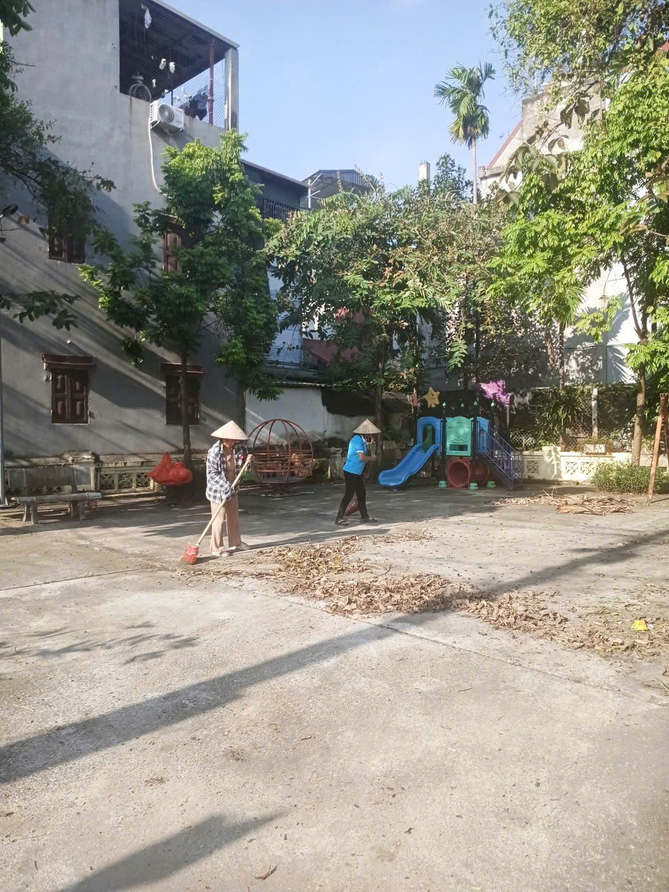 PHƯỜNG THƯỢNG CÁT: LAN TỎA PHONG TRÀO “SÁNG – XANH – SẠCH – ĐẸP” HƯỚNG TỚI ĐÔ THỊ VĂN MINH, BỀN VỮNG- Ảnh 7.