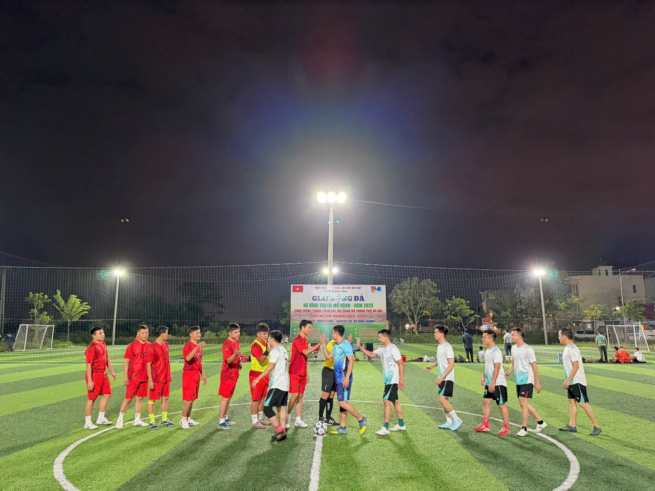 KHAI MẠC GIẢI BÓNG ĐÁ VĨNH THANH MỞ RỘNG NĂM 2025- Ảnh 6.