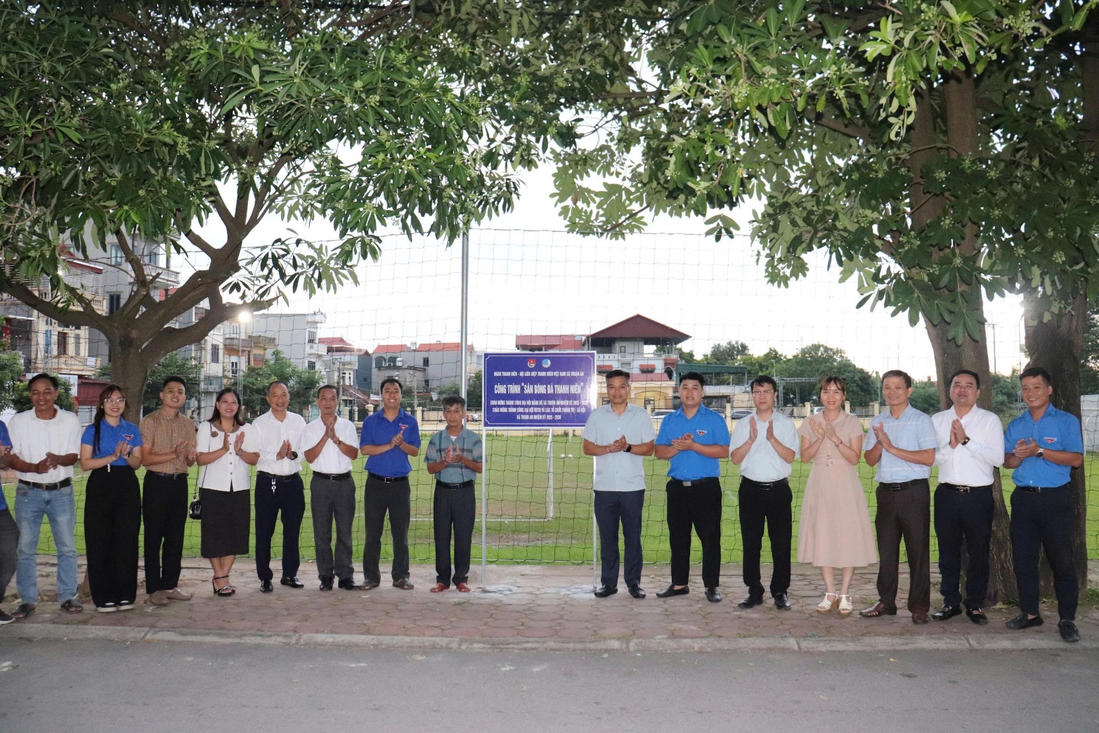 Đoàn Thanh niên xã Thuận An khánh thành công trình Sân bóng đá Thanh niên- Ảnh 1.