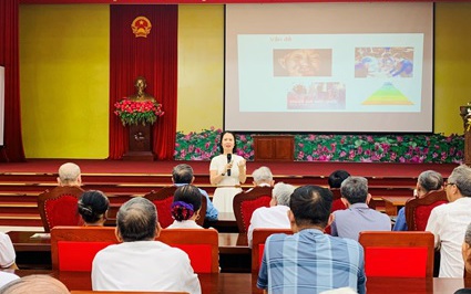 Hội nghị trang bị kiến thức chăm sóc sức khoẻ cho người cao tuổi xã Tây Phương