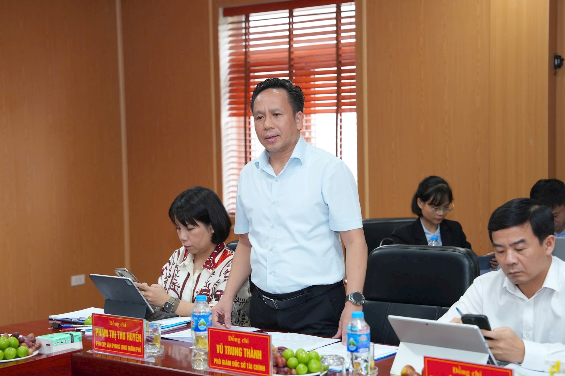 Phó Chủ tịch UBND Thành phố Vũ Thu Hà làm việc với phường Bồ Đề về kết quả triển khai mô hình chính quyền địa phương hai cấp- Ảnh 3. Phó Chủ tịch UBND Thành phố Vũ Thu Hà làm việc với phường Bồ Đề về kết quả triển khai mô hình chính quyền địa phương hai cấp- Ảnh 3.