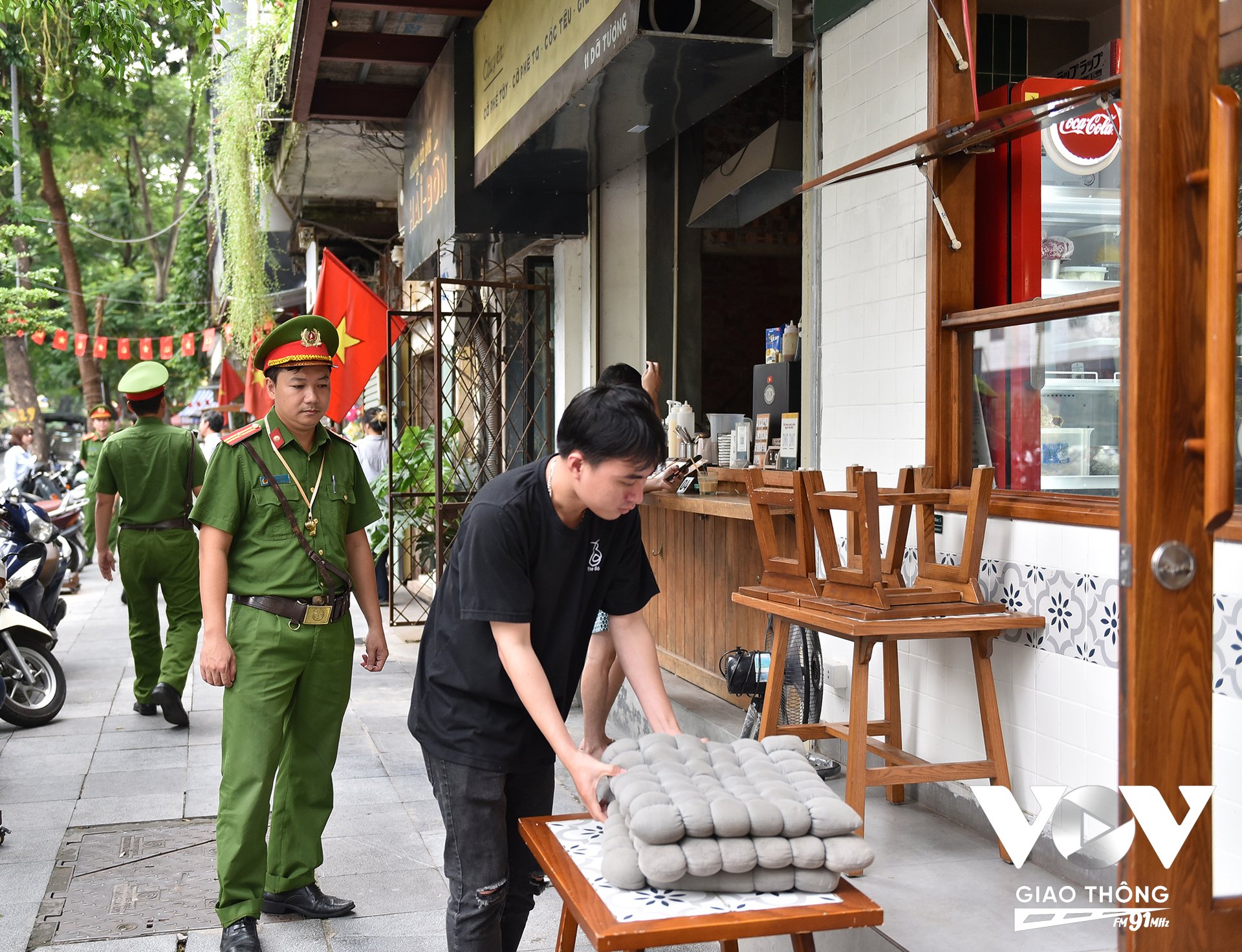 Ban Chỉ đạo 197 phường Cửa Nam tăng cường xử lý trật tự đô thị- Ảnh 3.