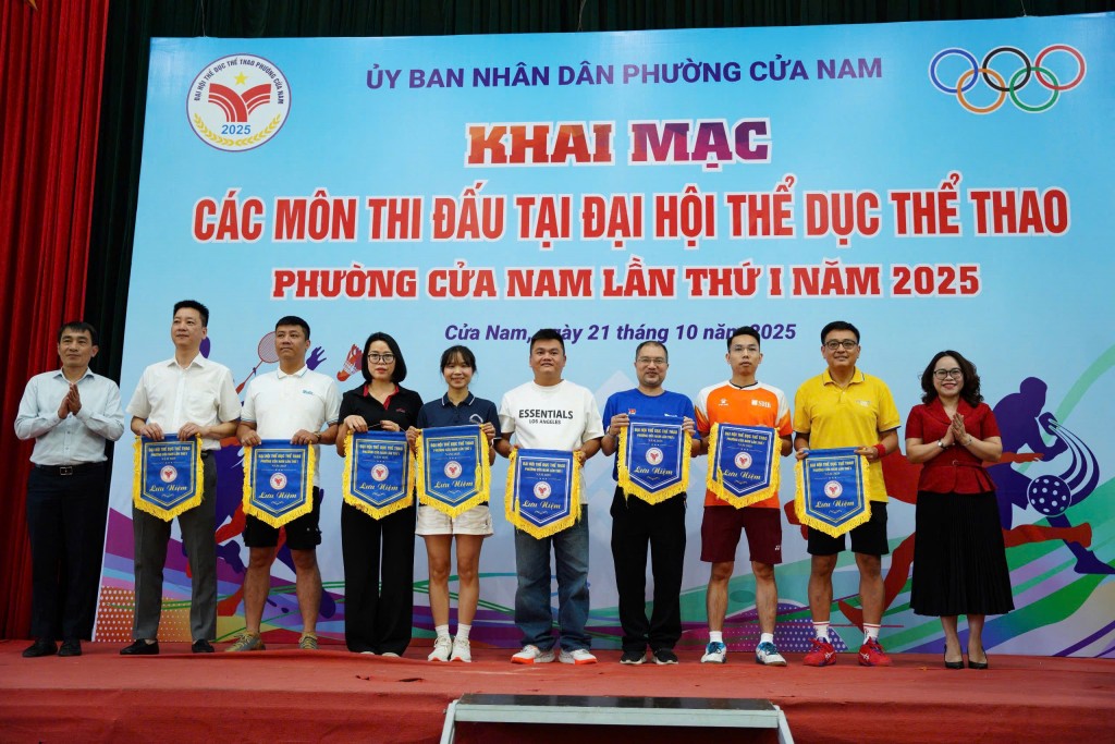 Gần 2000 VĐV tham dự Đại hội TDTT phường Cửa Nam lần thứ I- Ảnh 2.