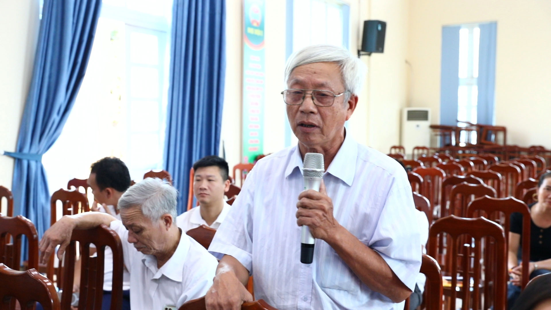 Hội nghị lần thứ Hai UB MTTQ xã Sơn Đồng thống nhất đổi tên Ban Công tác Mặt trận khu dân cư các thôn bị trùng sau khi sắp xếp đơn vị hành chính trên địa bàn xã- Ảnh 8.