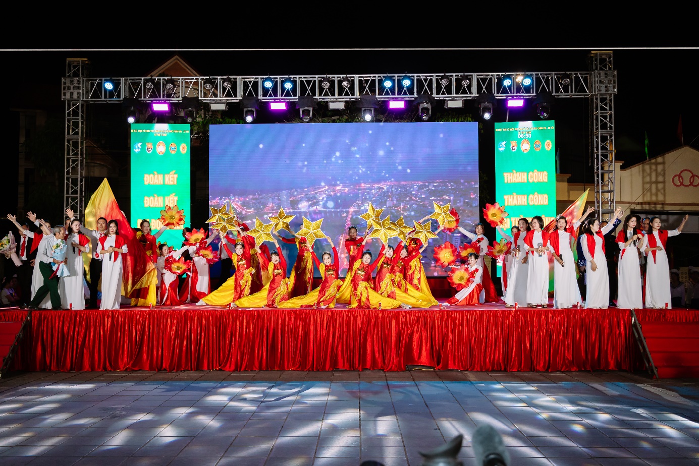 UỶ BAN MẶT TRẬN TỔ QUỐC VIỆT NAM XÃ VĨNH THANH TỔ CHỨC CHƯƠNG TRÌNH HỘI THI VĂN NGHỆ VỚI CHỦ ĐỀ: “VĨNH THANH- BÀI CA ĐOÀN KẾT”.- Ảnh 11.