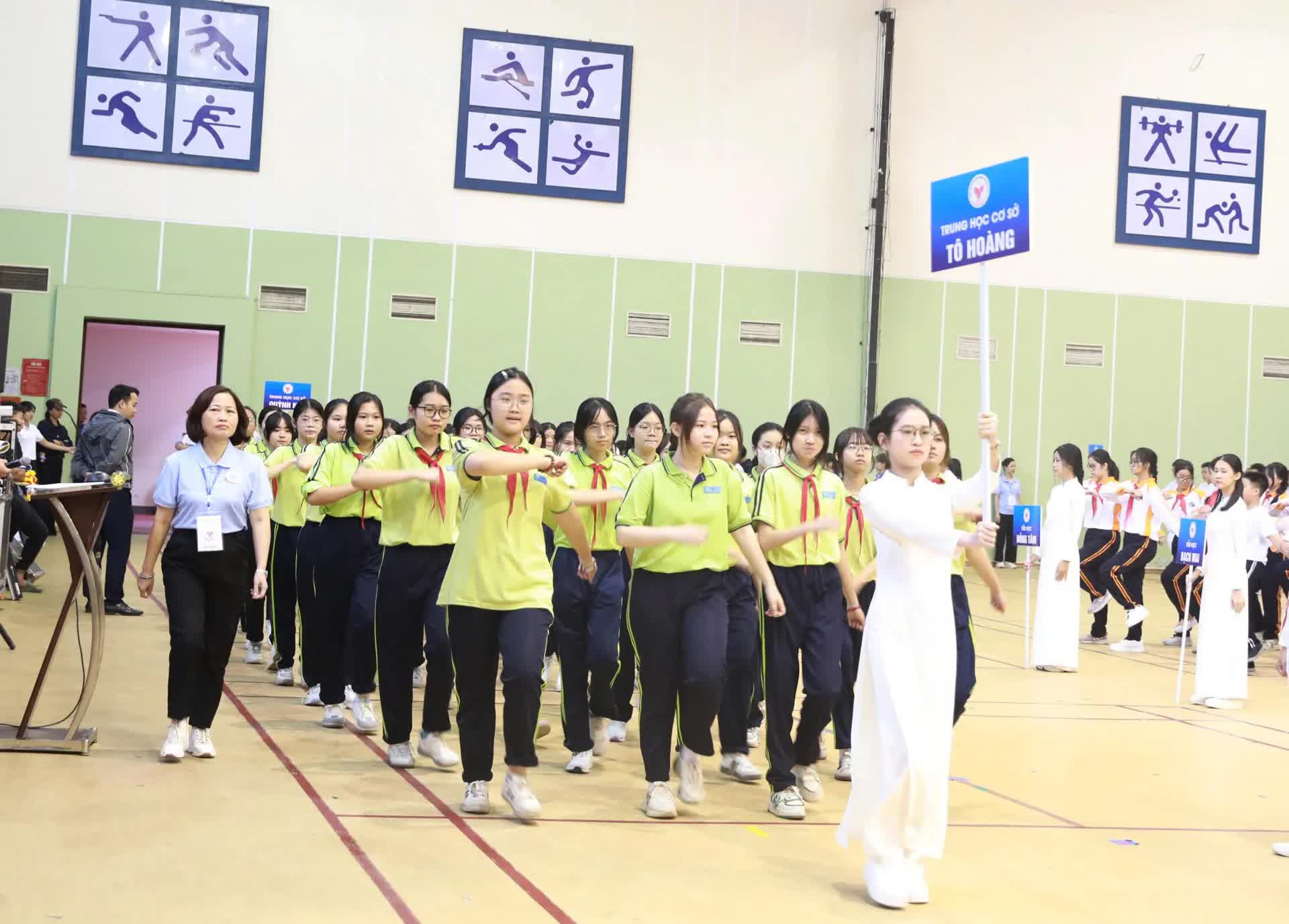 Sôi nổi 76 nội dung thi đấu tại Đại hội Thể dục Thể thao phường Bạch Mai- Ảnh 1.