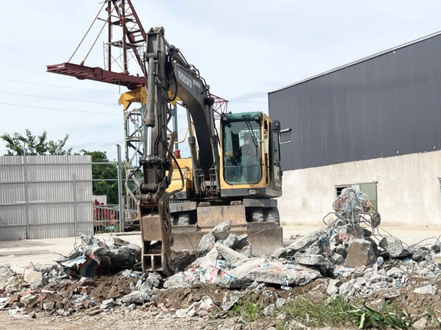 UBND xã Hoài Đức tổ chức cưỡng chế 4 trường hợp vi phạm pháp luật đất đai tại xã Đức Thượng (cũ)- Ảnh 7.