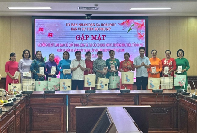 Xã Hoài Đức gặp mặt nữ cán bộ chủ chốt nhân kỷ niệm 95 năm ngày phụ nữ Việt Nam 20/10- Ảnh 5.