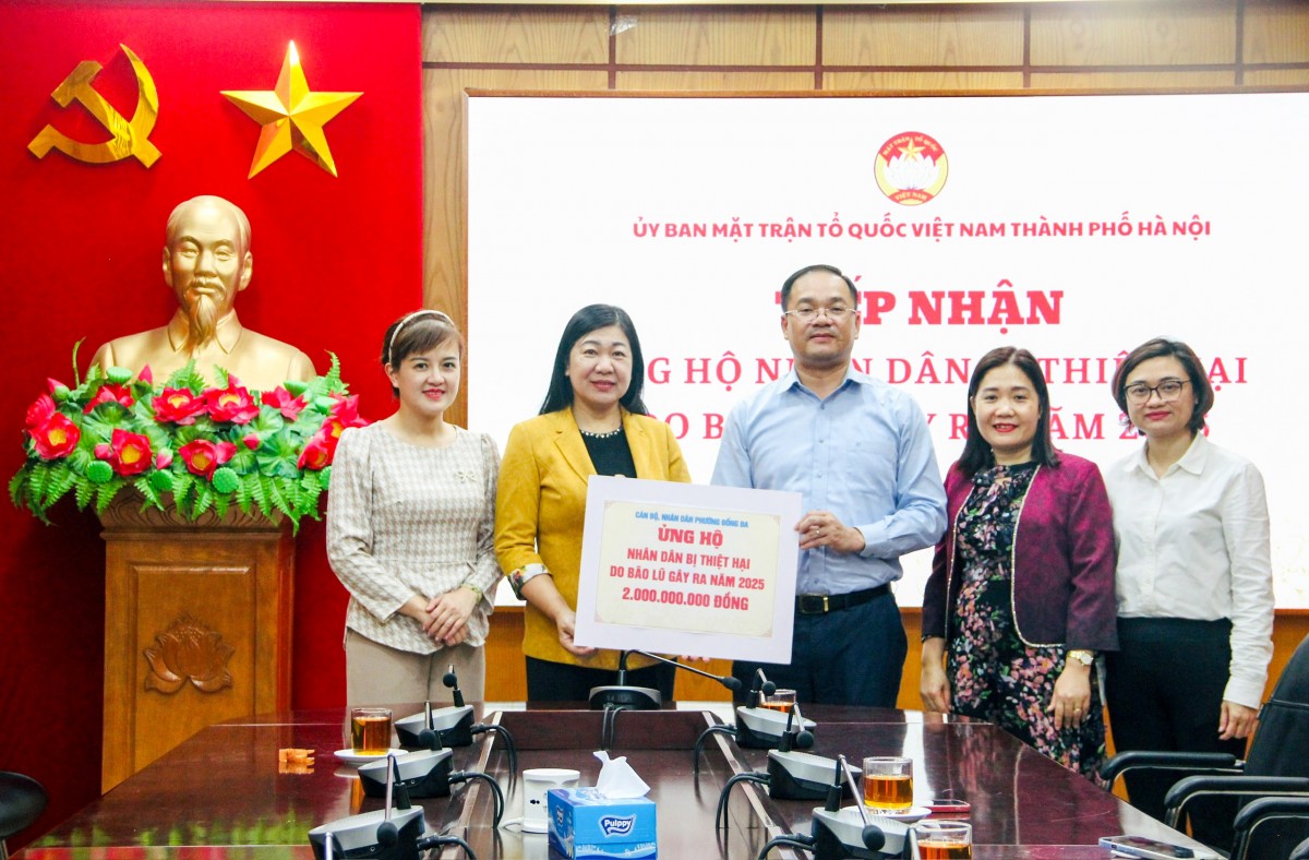 Nhân dân phường Đống Đa ủng hộ đồng bào vùng bão lụt hơn 2 tỷ đồng- Ảnh 1.