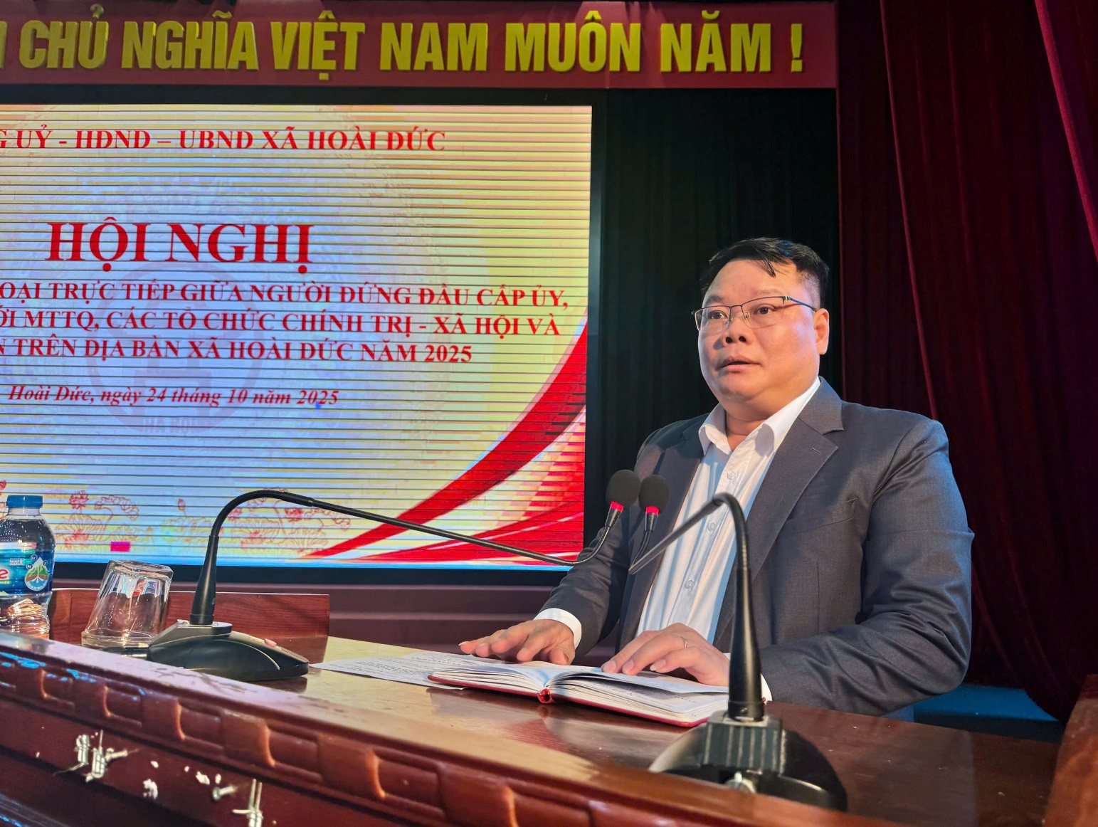 Hoài Đức tổ chức Hội nghị tiếp xúc, đối thoại trực tiếp giữa người đứng đầu cấp ủy, chính quyền với MTTQ, các tổ chức chính trị - xã hội và Nhân dân trên địa bàn xã năm 2025.- Ảnh 5.