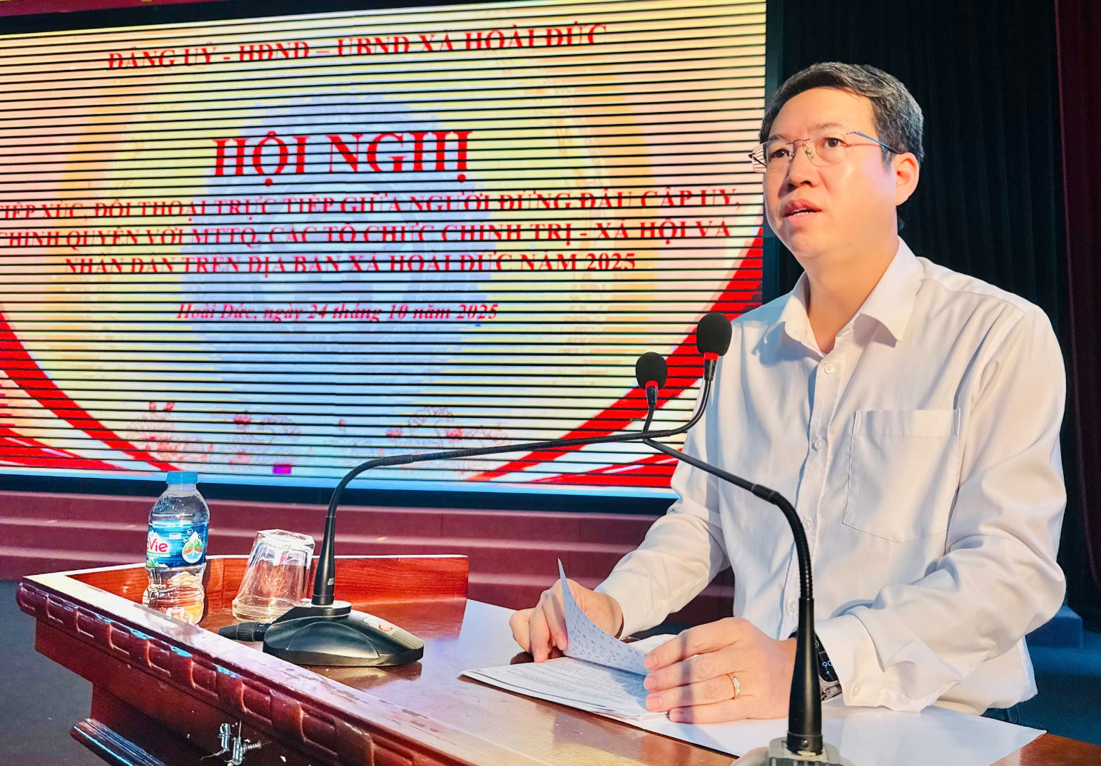 Hoài Đức tổ chức Hội nghị tiếp xúc, đối thoại trực tiếp giữa người đứng đầu cấp ủy, chính quyền với MTTQ, các tổ chức chính trị - xã hội và Nhân dân trên địa bàn xã năm 2025.- Ảnh 11.