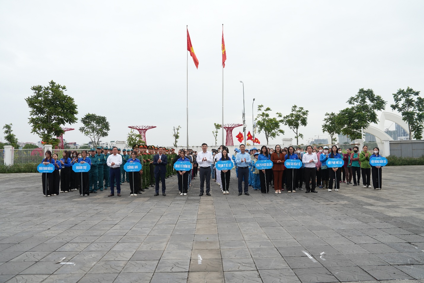 Gia Lâm phát động chiến dịch tổng vệ sinh môi trường, phòng chống dịch sốt xuất huyết năm 2025- Ảnh 3.