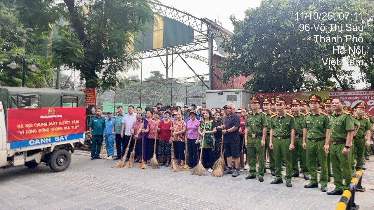 Phường Bạch Mai giải tỏa bãi xe tự phát, từng bước chỉnh trang Công viên Võ Thị Sáu- Ảnh 1.