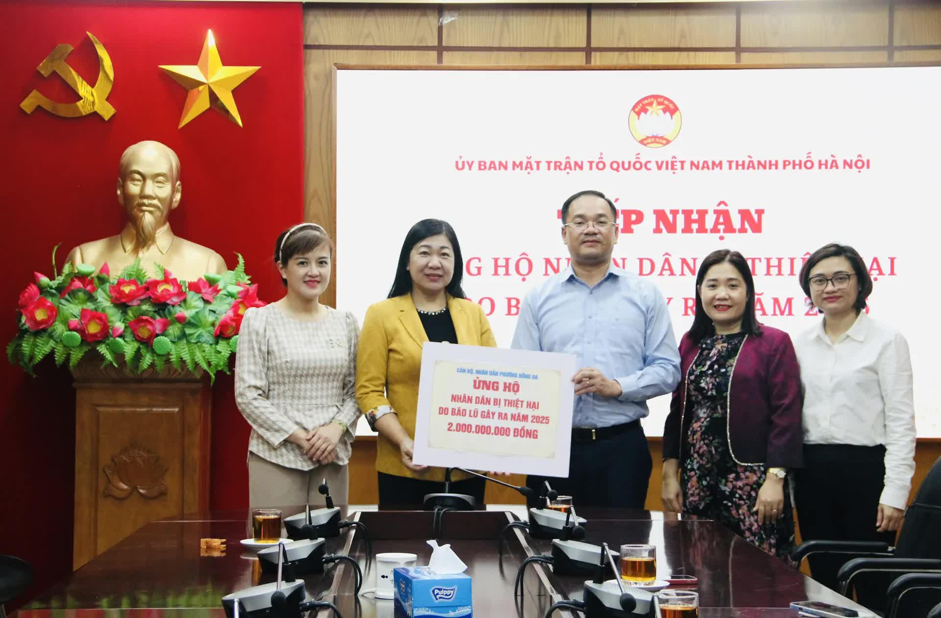 Nhân dân phường Đống Đa ủng hộ hơn 2 tỷ đồng hỗ trợ đồng bào vùng lũ- Ảnh 1.