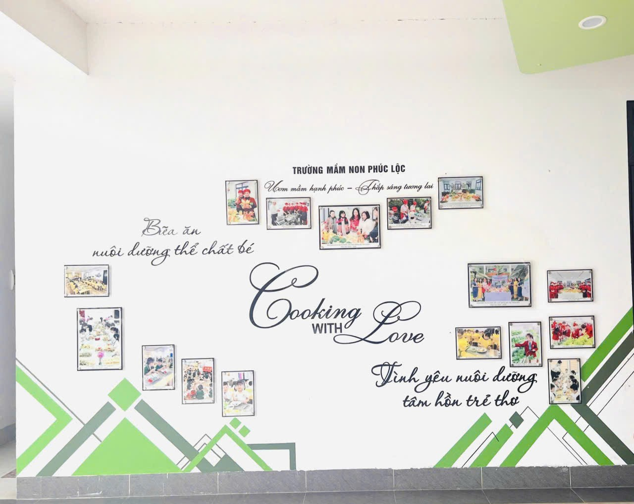 Các trường mầm non phường Tây Tựu học hỏi xây dựng môi trường mầm non đổi mới, hiện đại- Ảnh 1.