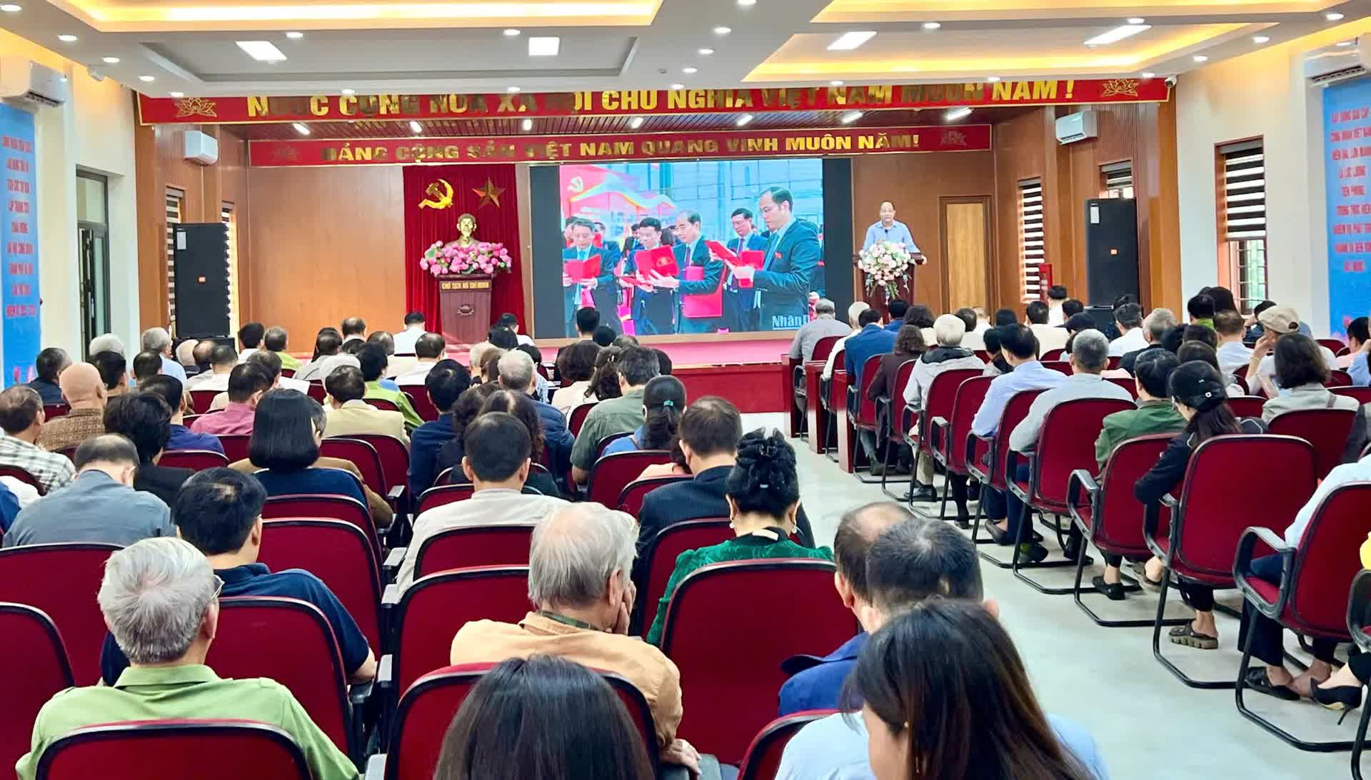 Phường Định Công: Triển khai, đưa Nghị quyết Đại hội Đảng bộ TP Hà Nội vào cuộc sống- Ảnh 1.