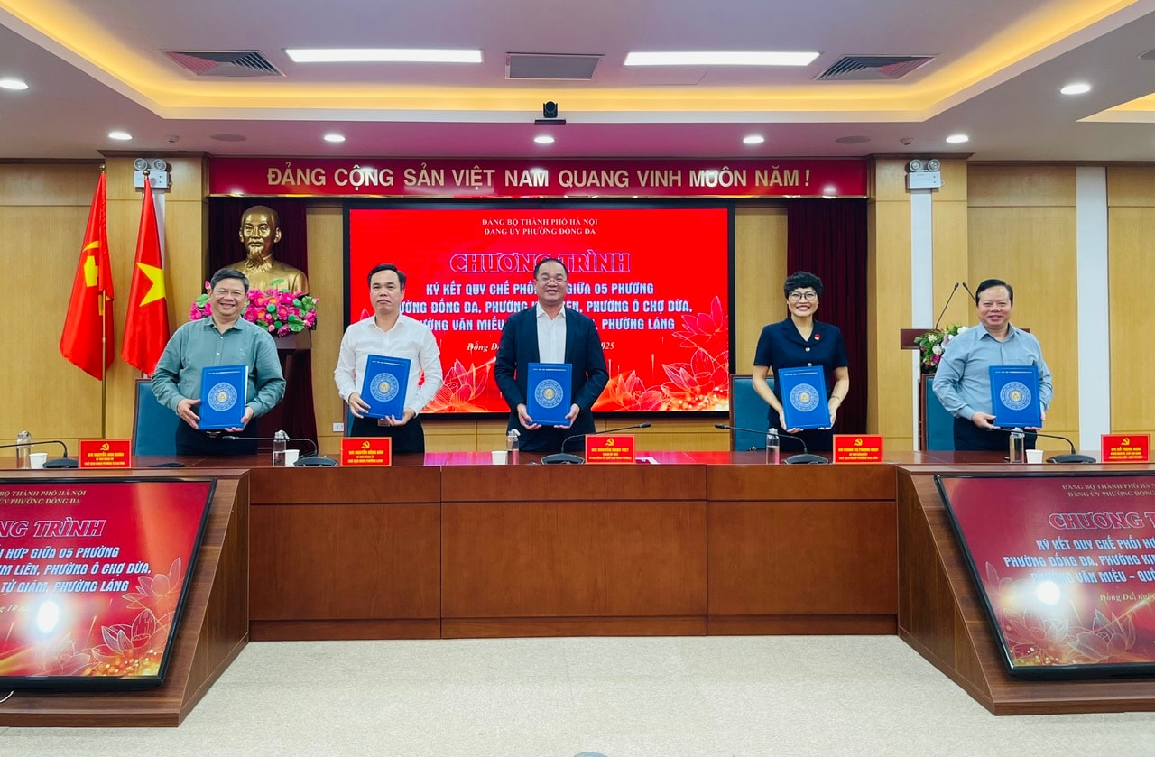5 phường quận Đống Đa (cũ) ký kết Quy chế phối hợp, tăng cường gắn kết sau sáp nhập- Ảnh 1.
