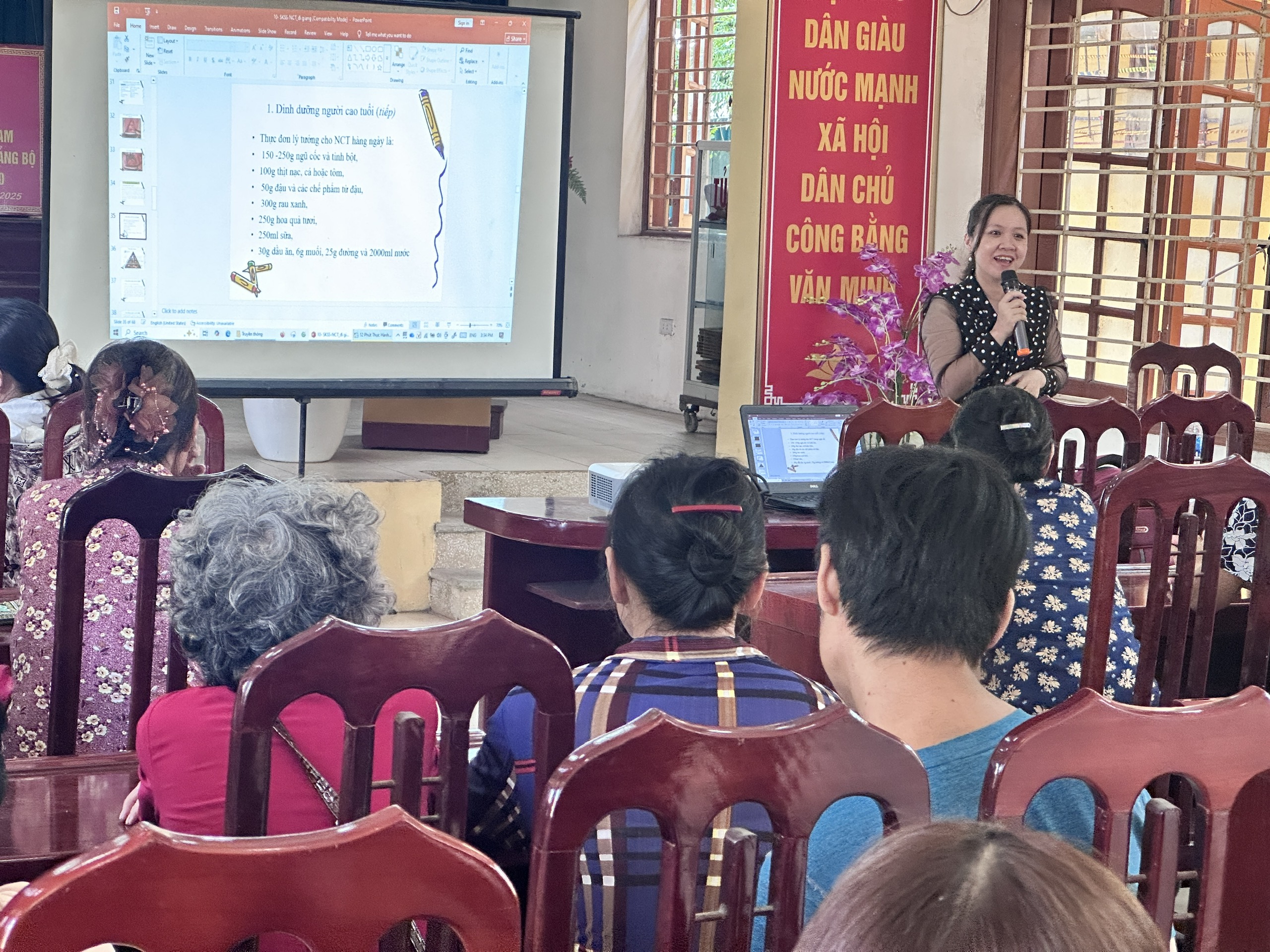 TRẠM Y TẾ XÃ BÌNH MINH TỔ CHỨC TRUYỀN THÔNG CHĂM SÓC SỨC KHỎE CHO NGƯỜI CAO TUỔI