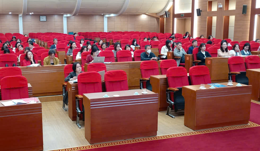 UBND xã Gia Lâm tổ chức hội nghị tập huấn ứng dụng trí tuệ nhân tạo và kỹ năng số cho đội ngũ cán bộ,công chức, viên chức- Ảnh 1.