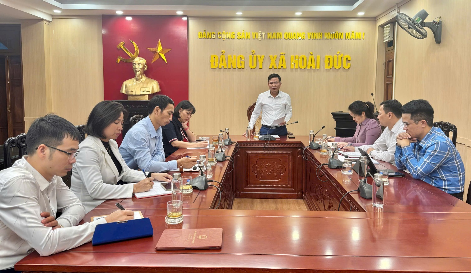 Ban Văn hoá - Xã hội khảo sát hoạt động Điểm tiếp nhận, phục vụ hành chính công- Ảnh 1.