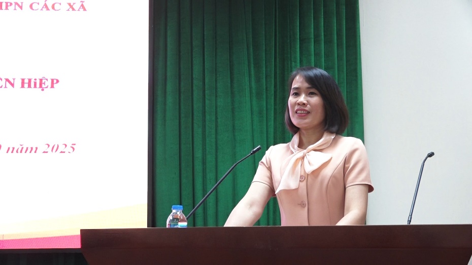 Tập huấn nâng cao năng lực số cho cán bộ, hội viên phụ nữ 8 xã khu vực Ba Vì- Ảnh 2.