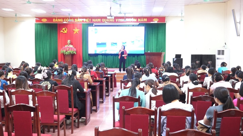 Tập huấn nâng cao năng lực số cho cán bộ, hội viên phụ nữ 8 xã khu vực Ba Vì- Ảnh 3.