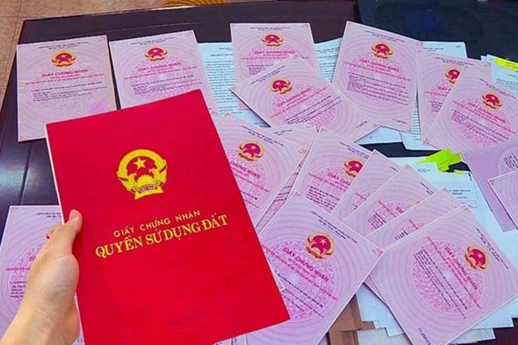 Hà Nội yêu cầu dừng nộp hồ sơ giấy về thủ tục sổ đỏ- Ảnh 1.