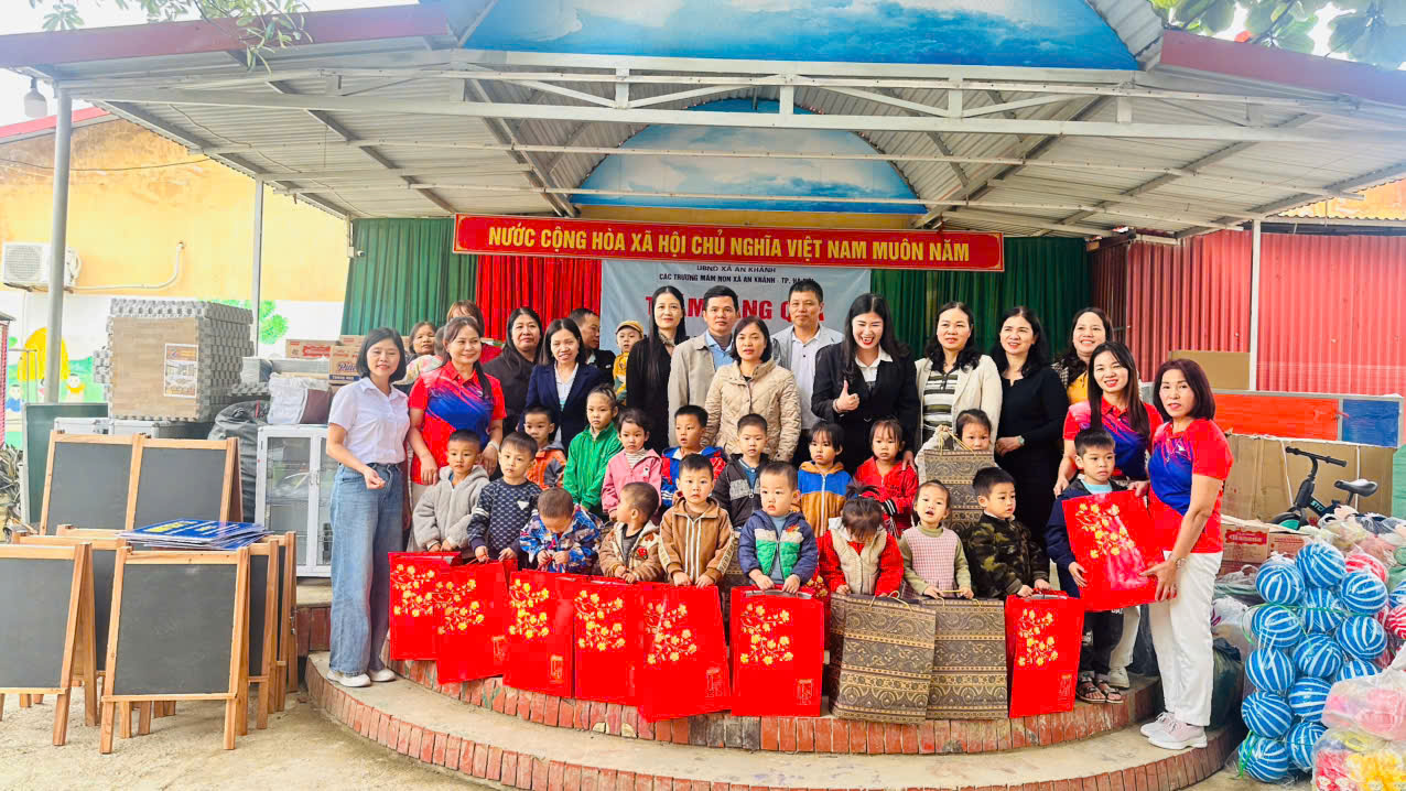 Tặng quà trị giá trên 288 triệu đồng cho trường mầm non Yên Bình, xã Yên Bình, tỉnh Lạng Sơn- Ảnh 3.