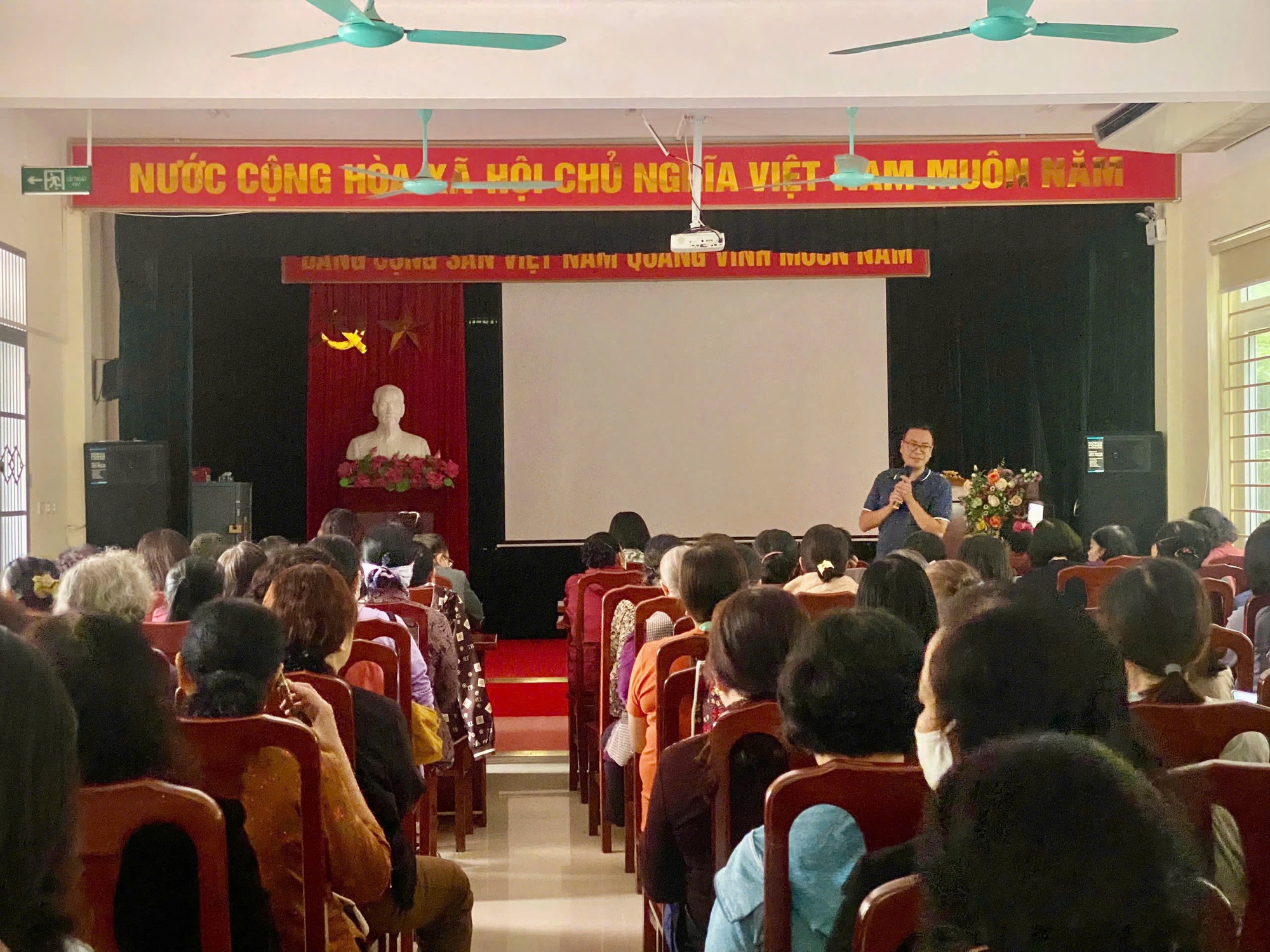 Hội nghị truyền thông chăm sóc sức khỏe người cao tuổi- Ảnh 1.