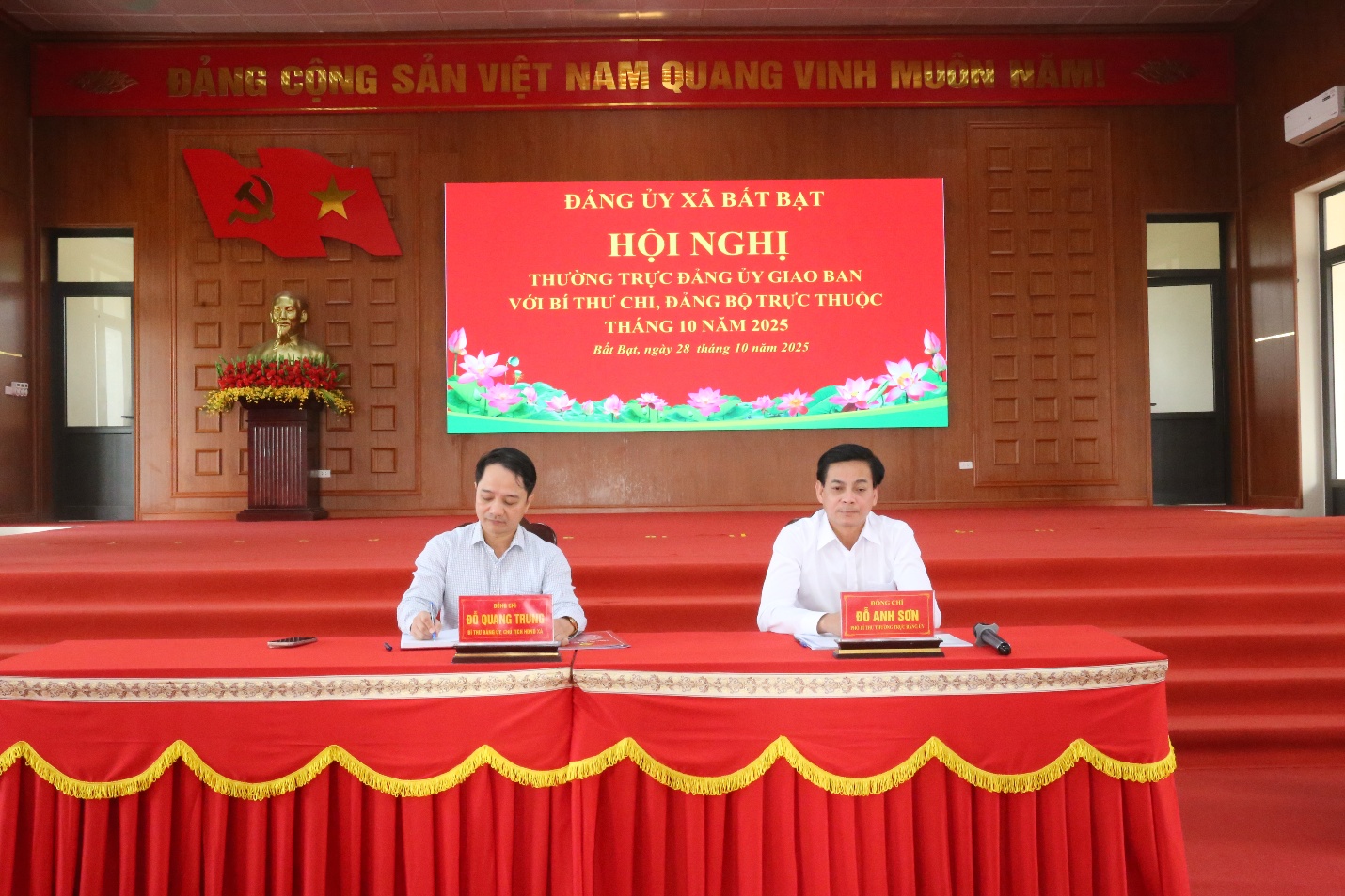 HỘI NGHỊ GIAO BAN THƯỜNG TRỰC ĐẢNG ỦY VỚI BÍ THƯ CHI, ĐẢNG BỘ TRỰC THUỘC TRÊN ĐỊA BÀN- Ảnh 1.