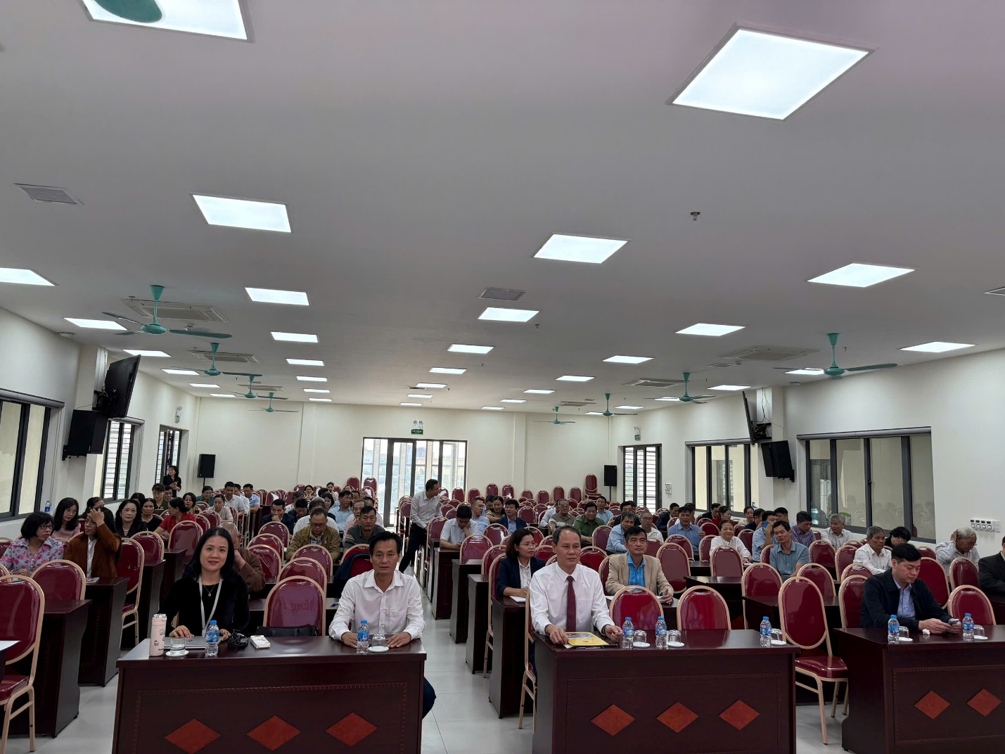 Tập huấn bồi dưỡng kiến thức, kỹ năng hoạt động cho đại biểu HĐND xã Gia Lâm năm 2025- Ảnh 1.