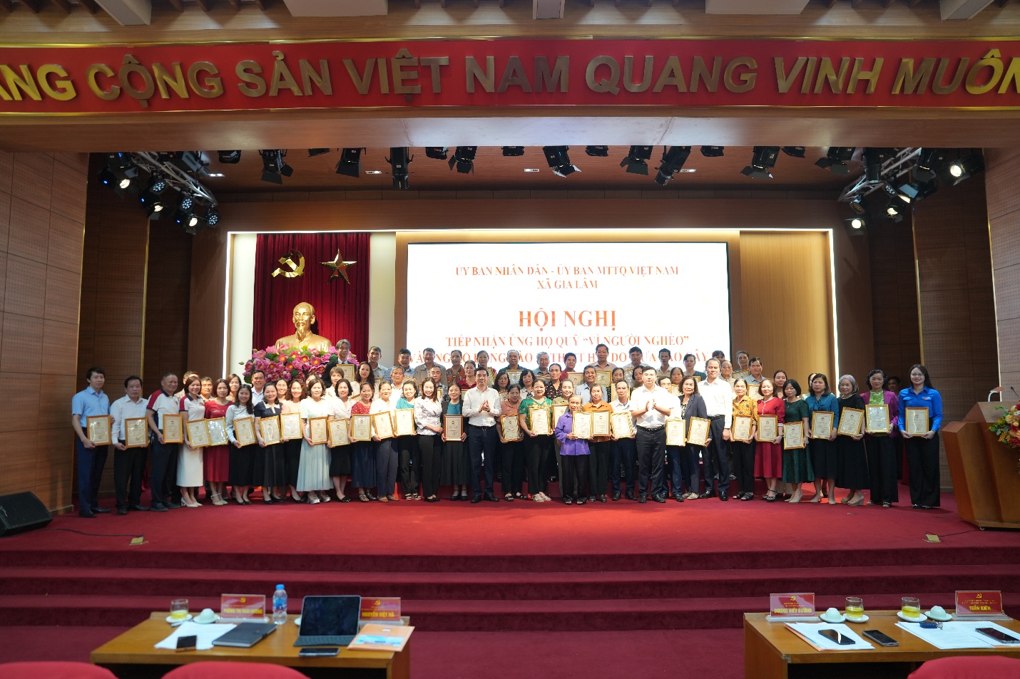 Xã Gia Lâm tổ chức hội nghị tiếp nhận ủng hộ quỹ “vì người nghèo” và đồng bào bị thiệt hại do mưa bão- Ảnh 5.