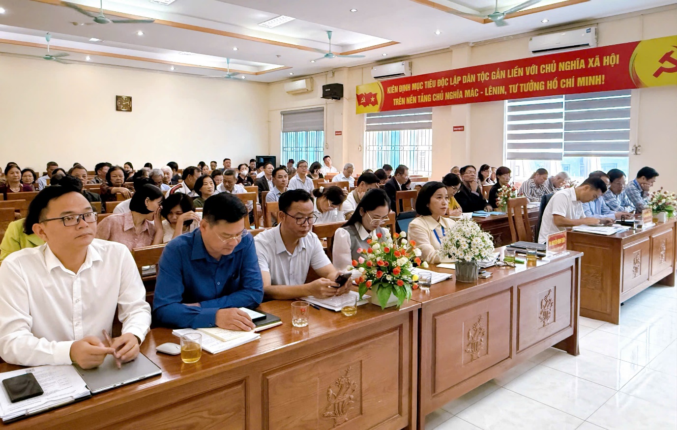 Đảng ủy phường Thanh Liệt lan tỏa tinh thần Đại hội XVIII Đảng bộ thành phố Hà Nội tới cán bộ, đảng viên và nhân dân- Ảnh 1.