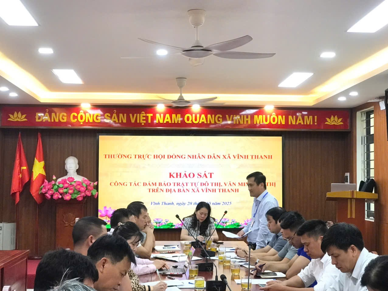 HỘI ĐỒNG NHÂN DÂN XÃ VĨNH THANH TỔ CHỨC KHẢO SÁT CÔNG TÁC TRẬT TỰ ĐÔ THỊ, VĂN MINH ĐÔ THỊ TRÊN ĐỊA BÀN XÃ VĨNH THANH.- Ảnh 3.