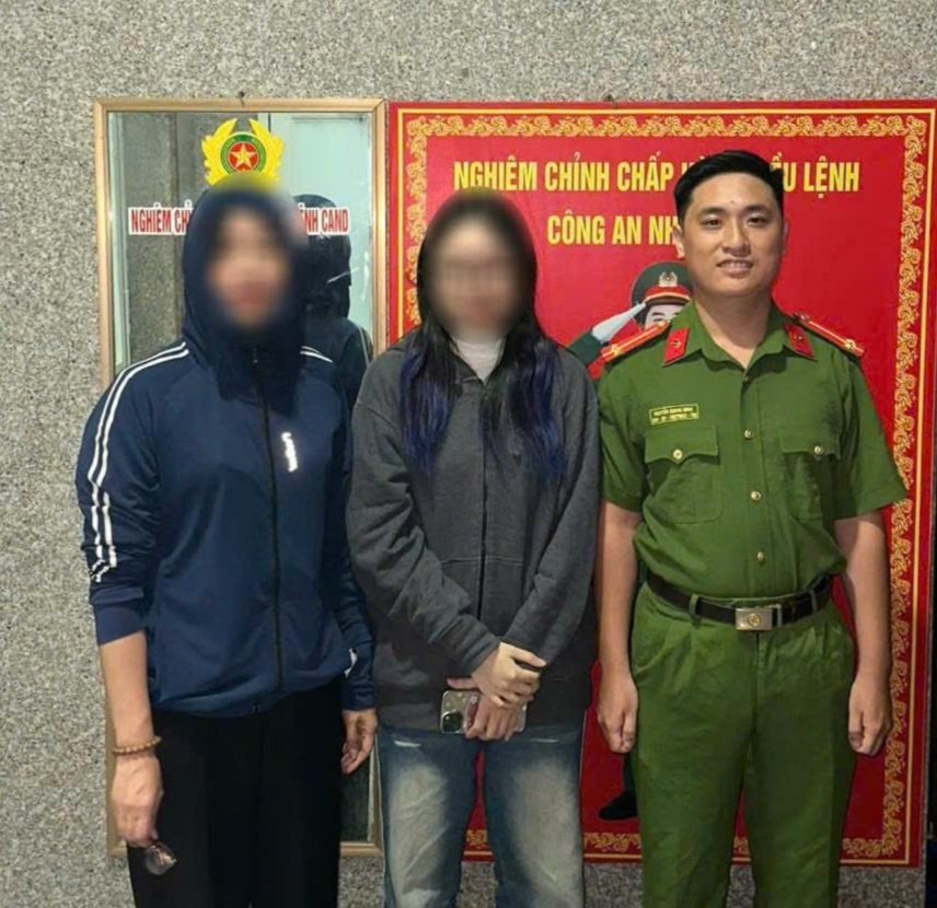 Công an phường Ngọc Hà giải cứu nữ sinh khỏi bẫy “bắt cóc online"- Ảnh 1.