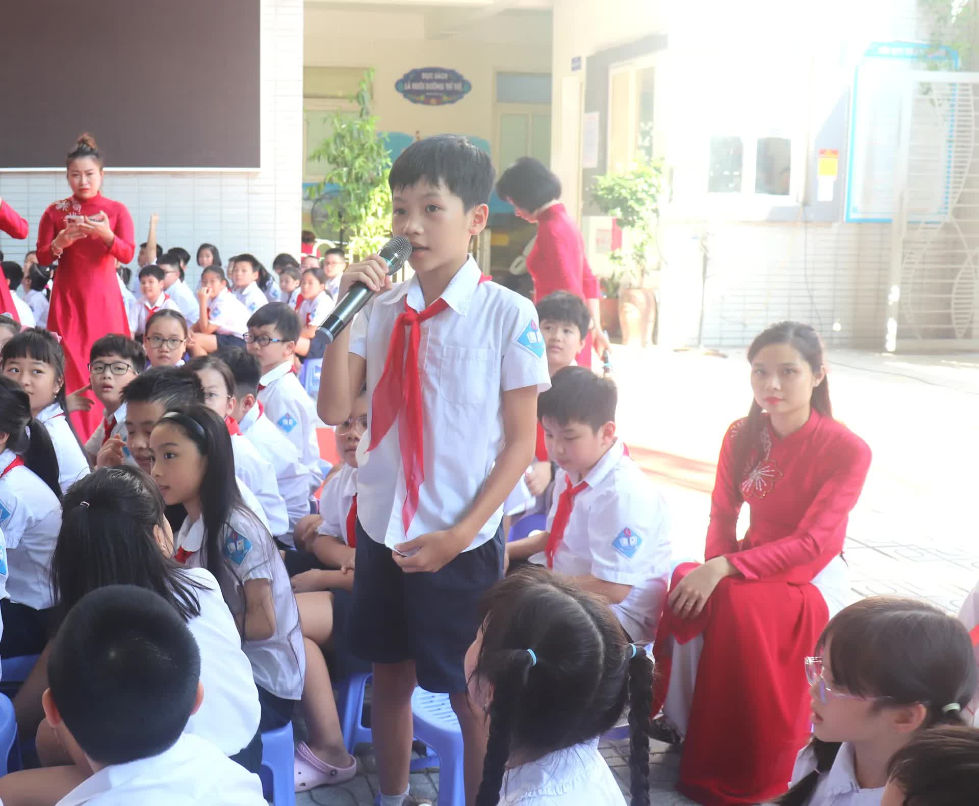 Phường Hai Bà Trưng: học sinh được trải nghiệm nhiều hoạt động công nghệ số trong "Tuần lễ hưởng ứng học tập suốt đời"- Ảnh 9.