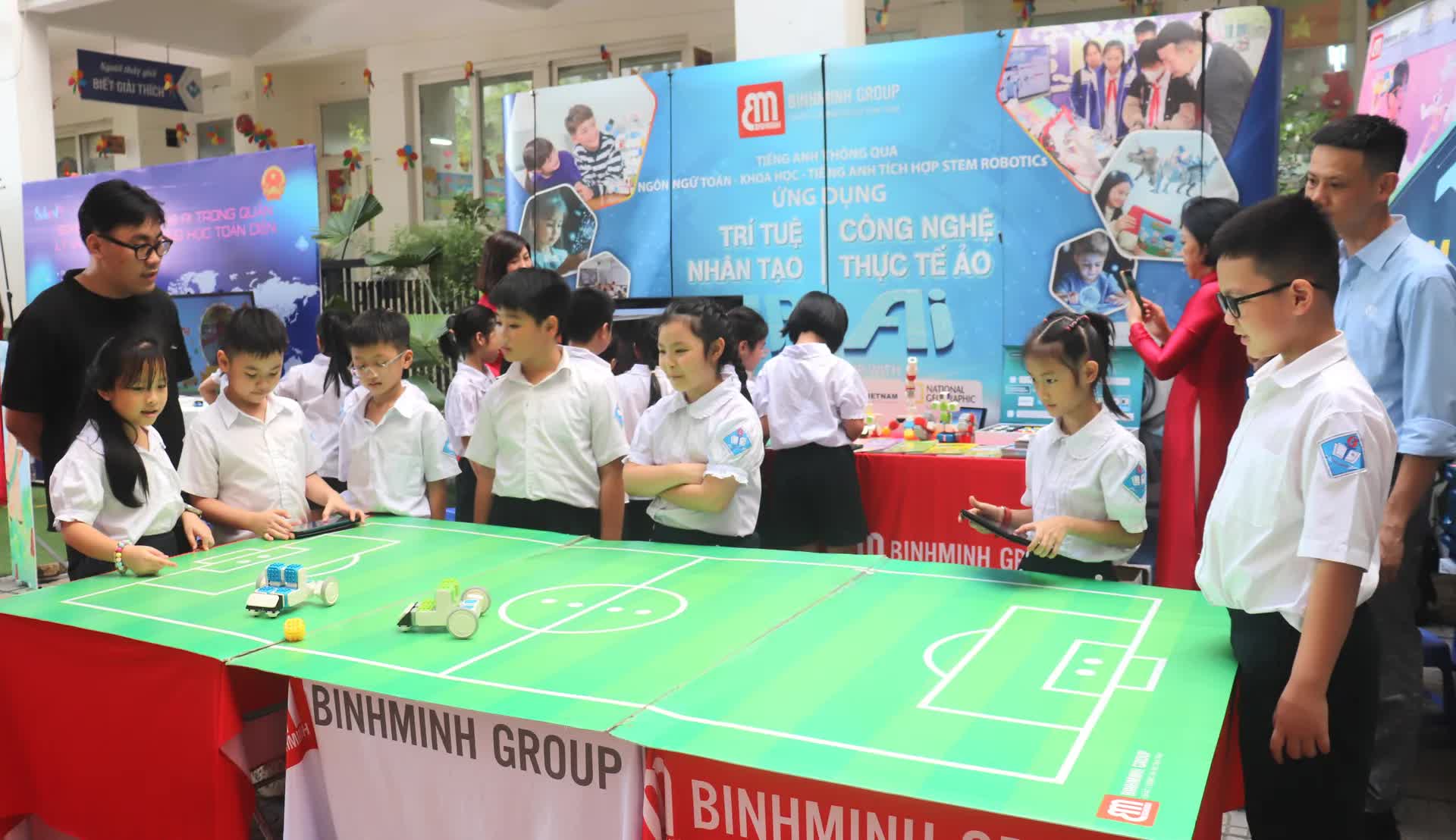 Phường Hai Bà Trưng: học sinh được trải nghiệm nhiều hoạt động công nghệ số trong "Tuần lễ hưởng ứng học tập suốt đời"- Ảnh 11.