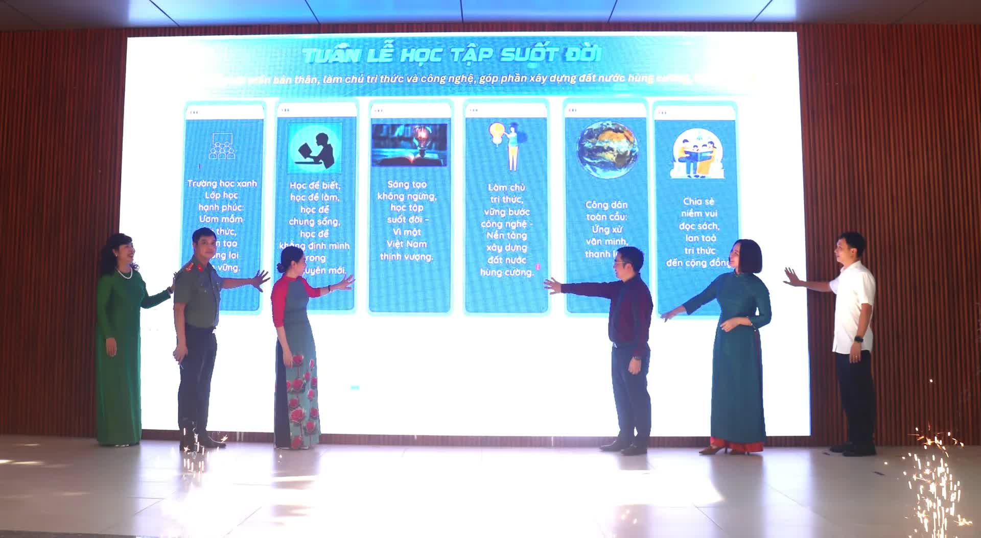Phường Hai Bà Trưng: học sinh được trải nghiệm nhiều hoạt động công nghệ số trong "Tuần lễ hưởng ứng học tập suốt đời"- Ảnh 5.