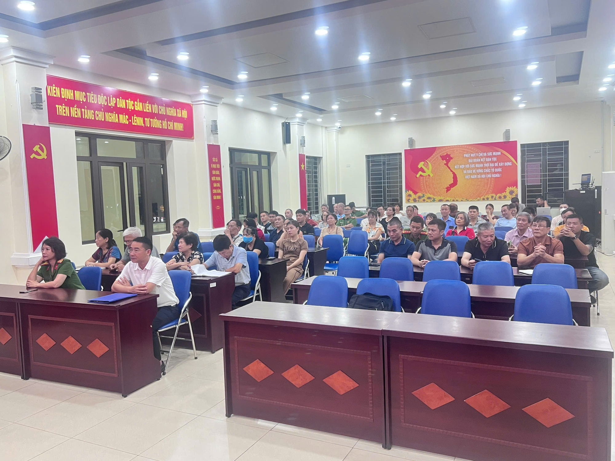 Khương Đình: Tổ chức tuyên truyền, hướng dẫn kỹ năng đảm bảo an toàn PCCC và CNCH đối với loại hình chung cư mini- Ảnh 4.