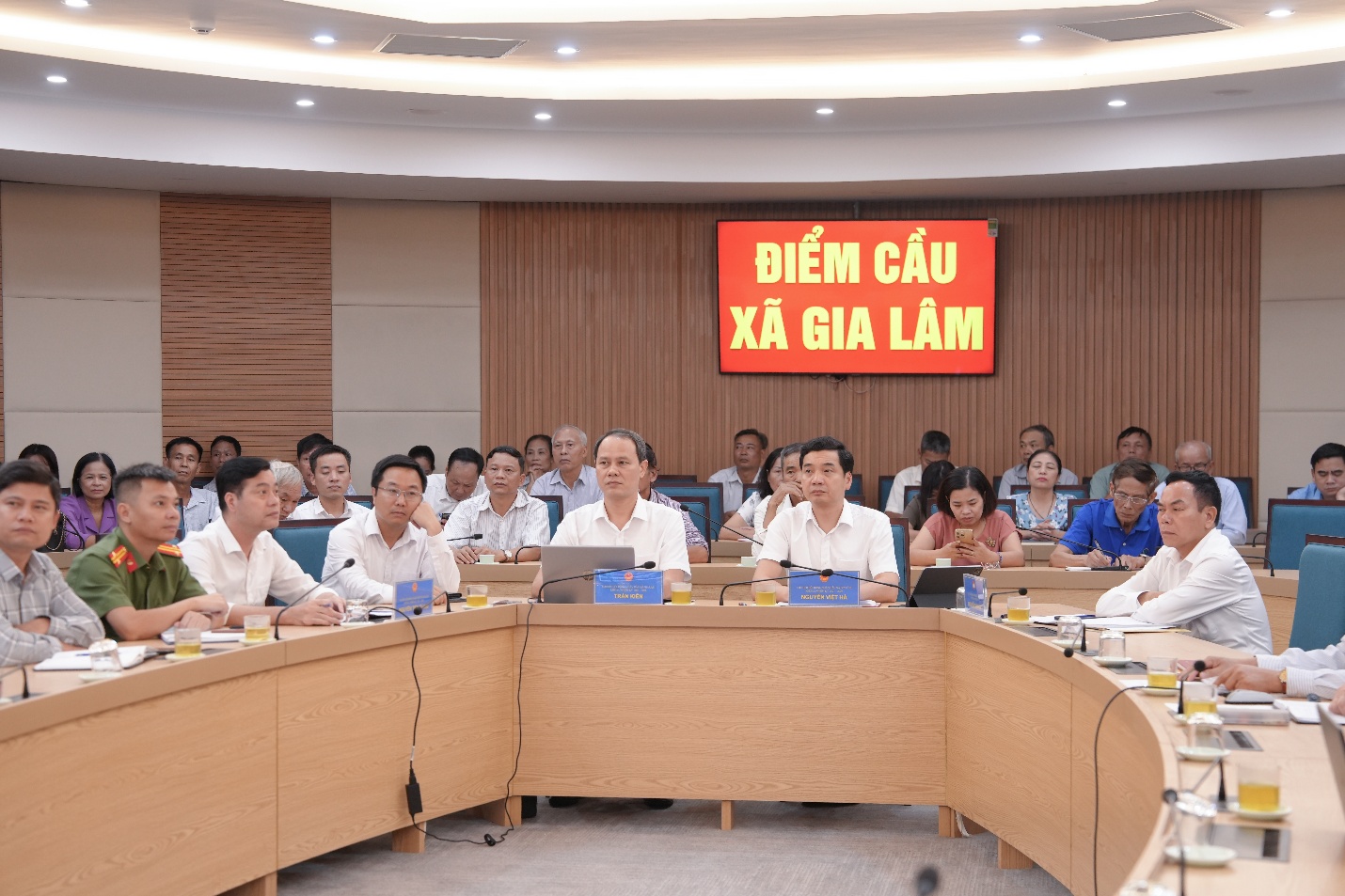 Đại biểu Quốc hội tiếp xúc cử tri trước Kỳ họp thứ 10, Quốc hội khóa XV - Ảnh 2.